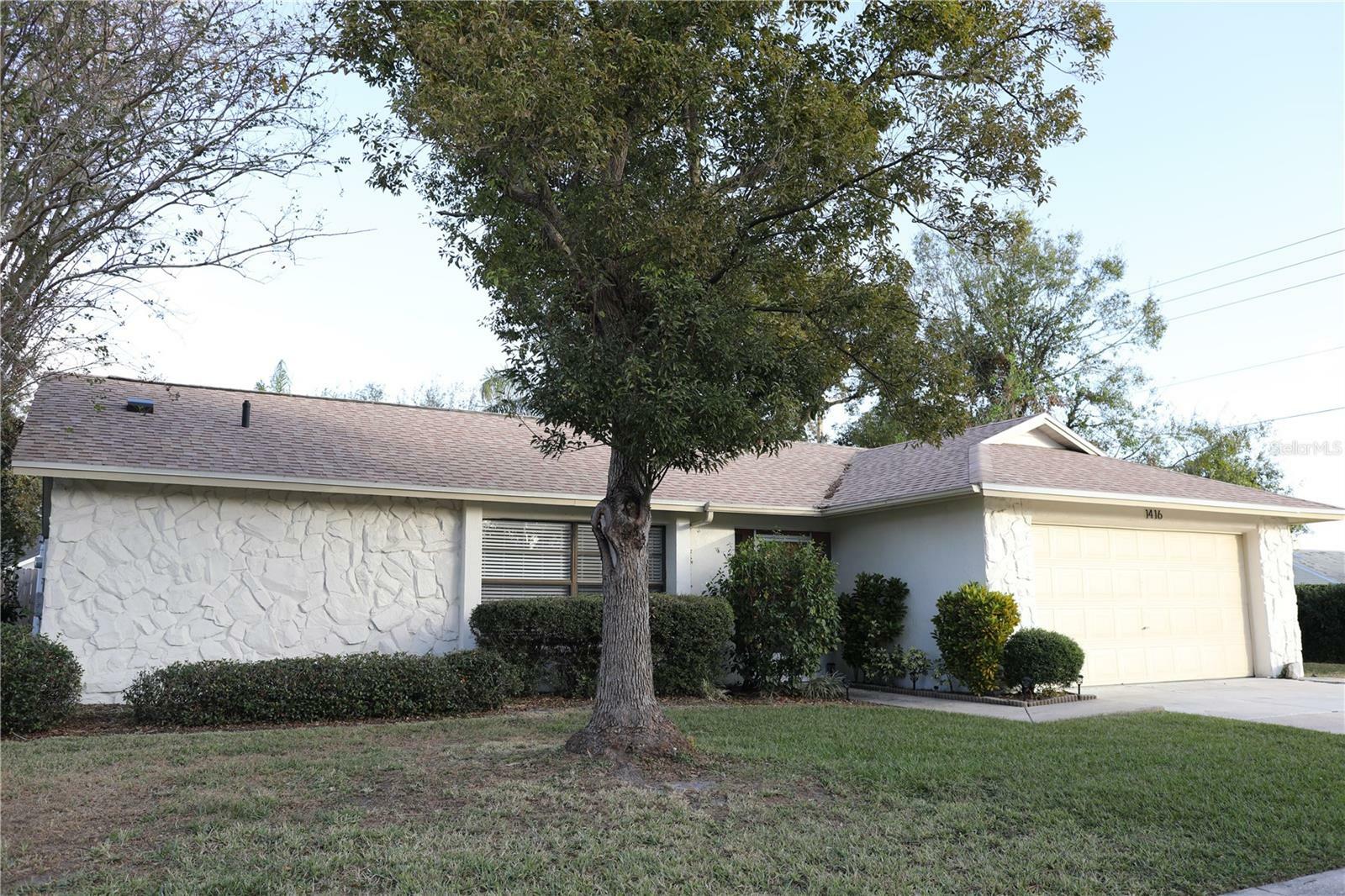 Property Photo:  1416 Glenmere Drive  FL 33511 