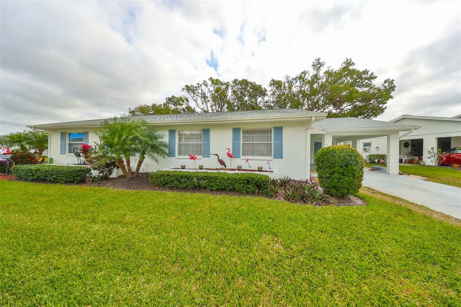 Property Photo:  2310 Gainesborough Loop  FL 33573 