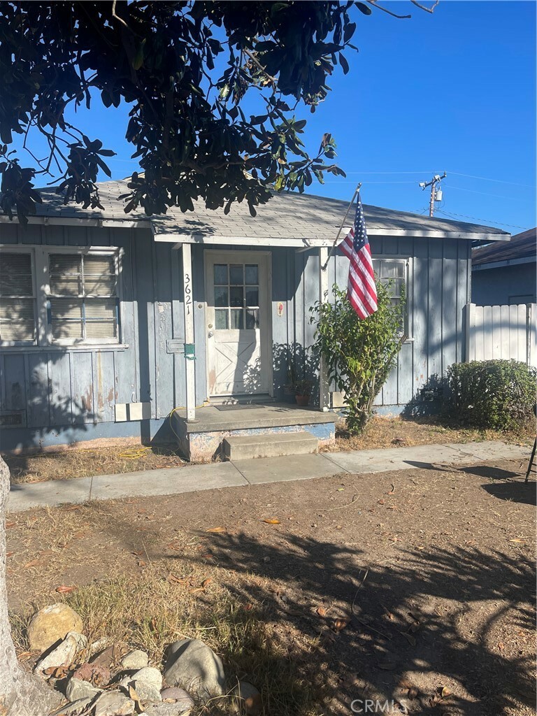 Property Photo:  3621 W Oak Avenue  CA 92833 