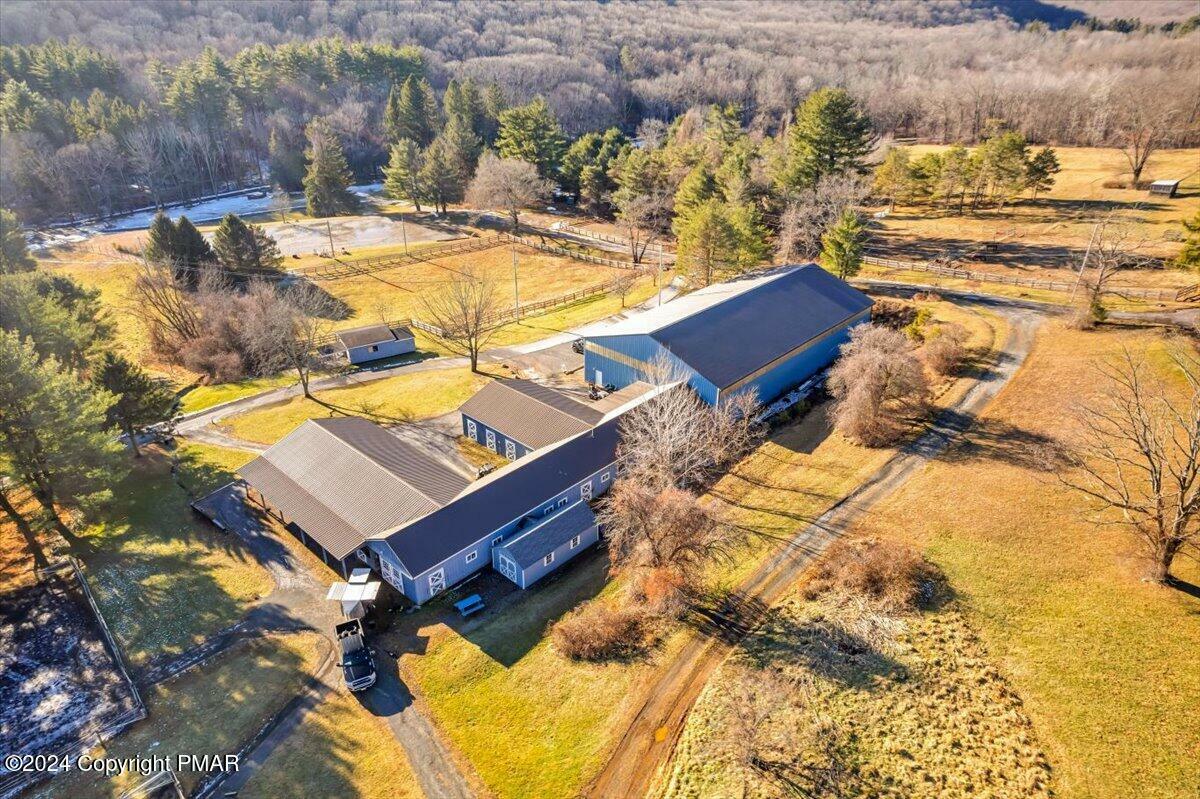 Property Photo: 122 Barn Swallow Lane PA 18326