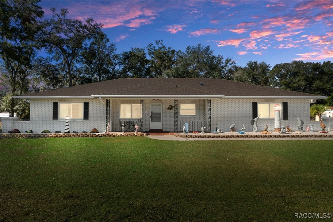 Property Photo: 2316 S Shelly Avenue FL 34450
