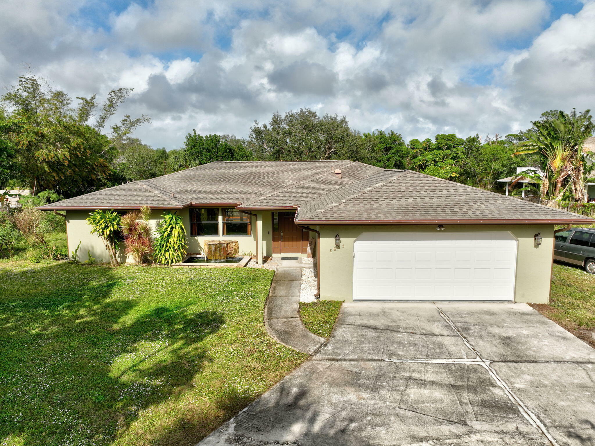 Property Photo:  8865 SE May Terrace  FL 33455 