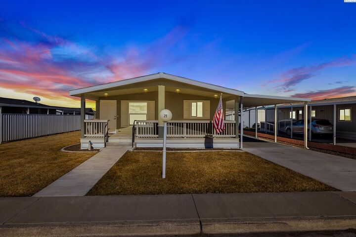 312 S Columbia Center Blvd Unit 21  Kennewick WA 99336 photo