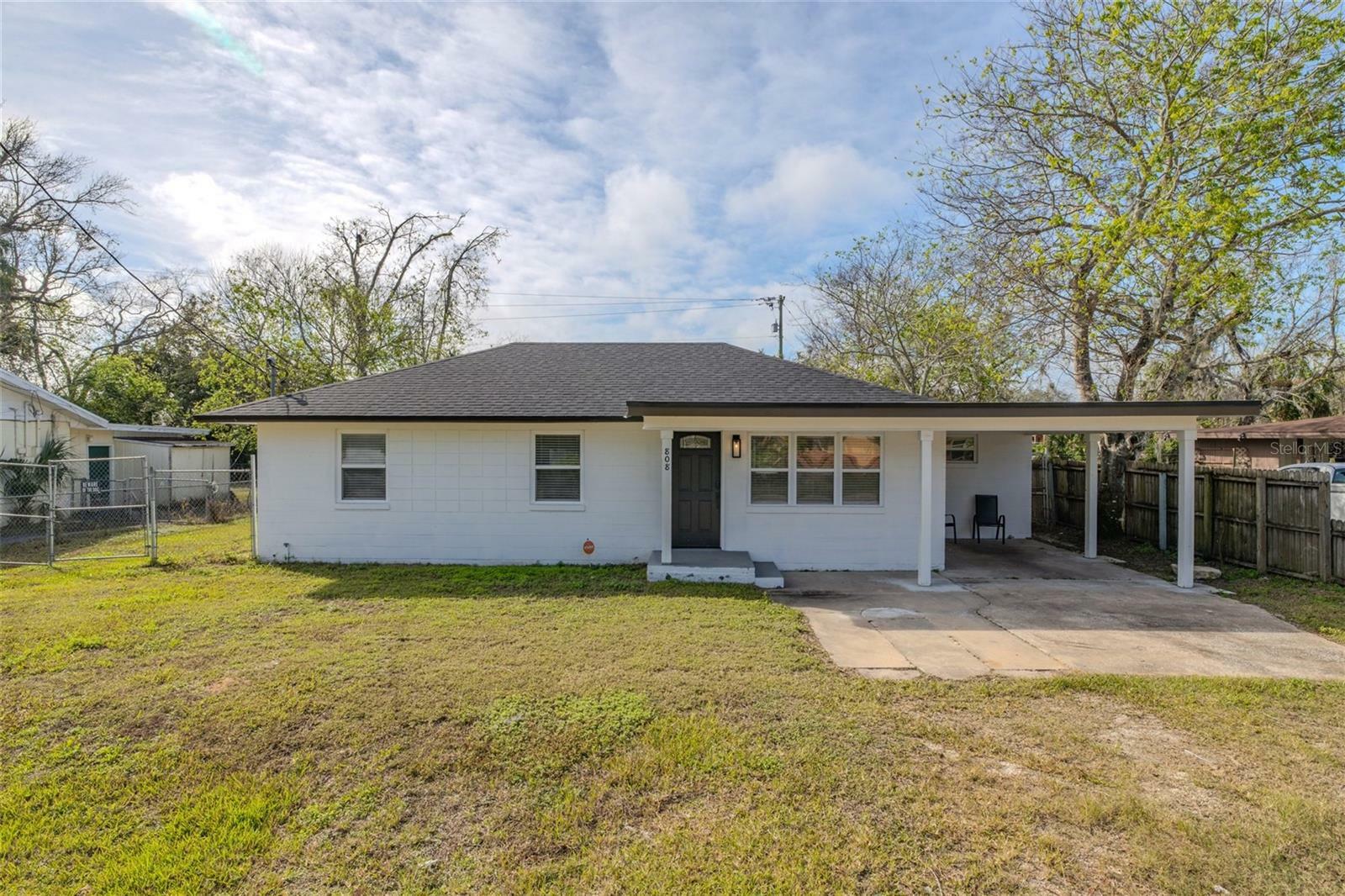 Property Photo: 808 Catherine Avenue FL 32117