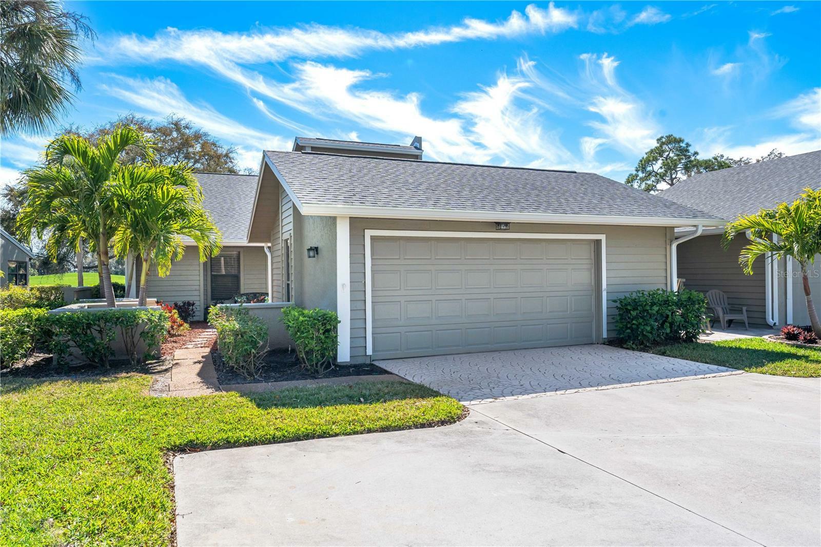 Property Photo: 3405 Avenida Madera B FL 34210