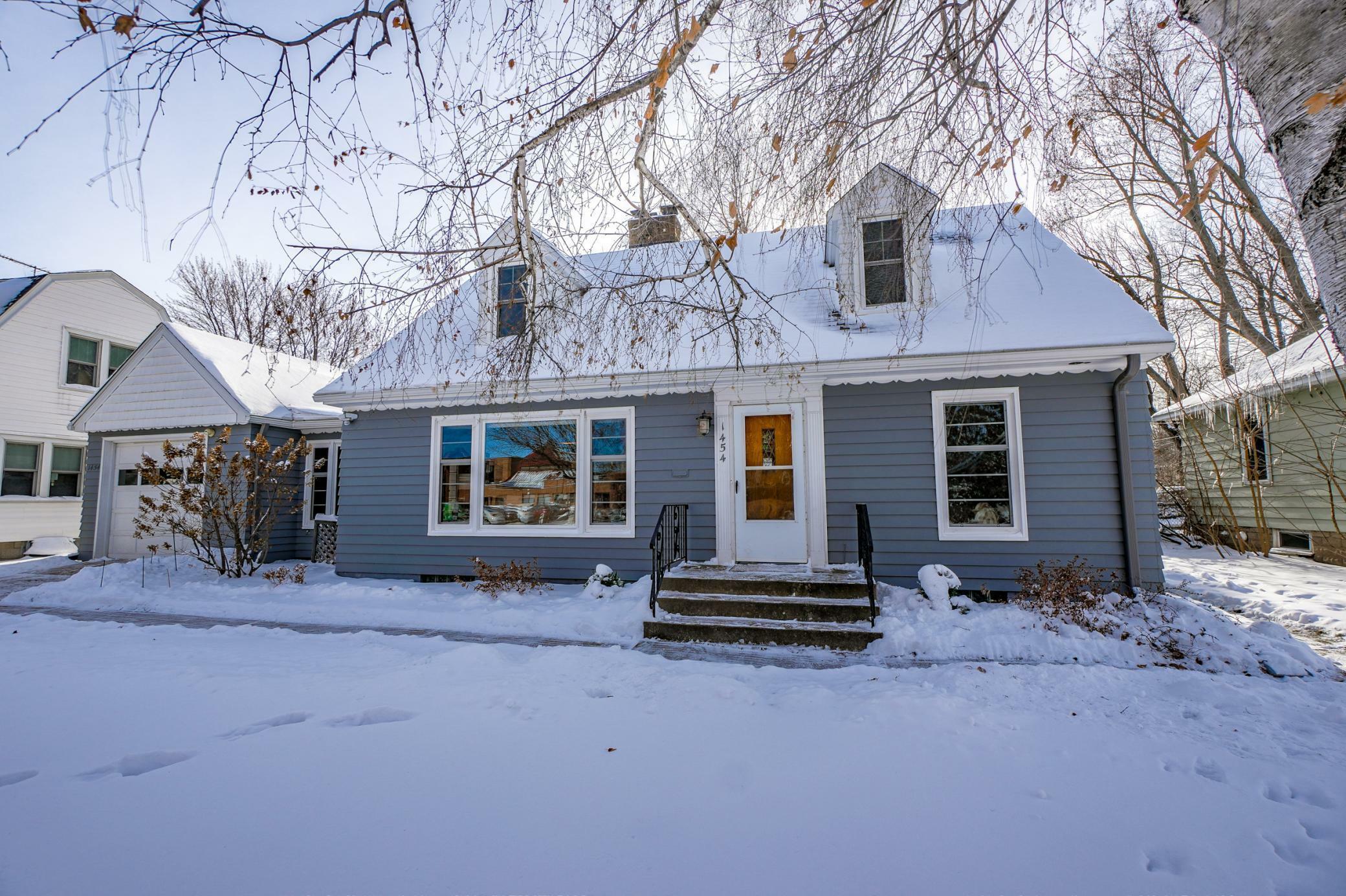 Property Photo:  1454 Almond Avenue  MN 55108 