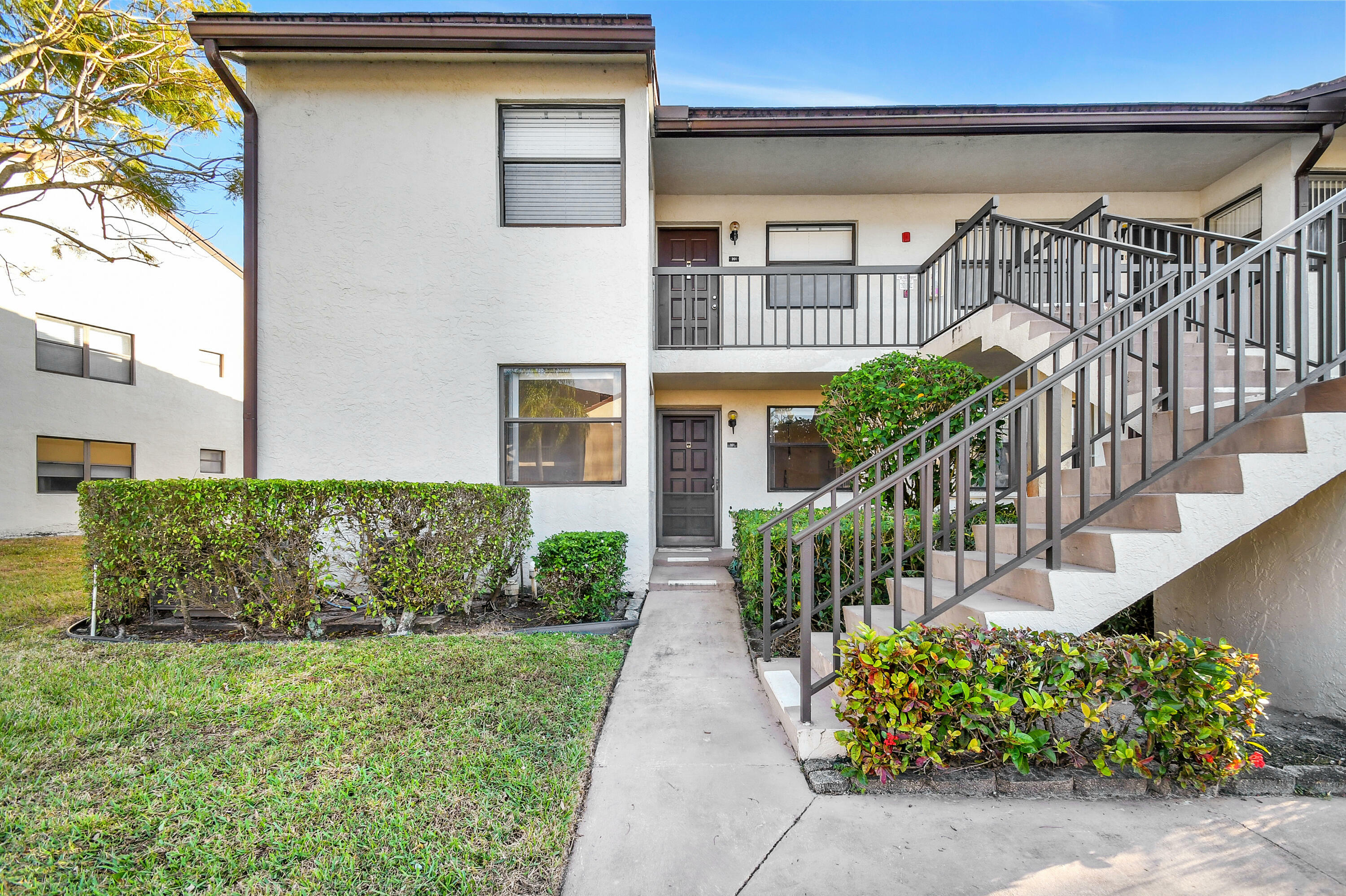 Property Photo:  7674 Tahiti Lane 101  FL 33467 