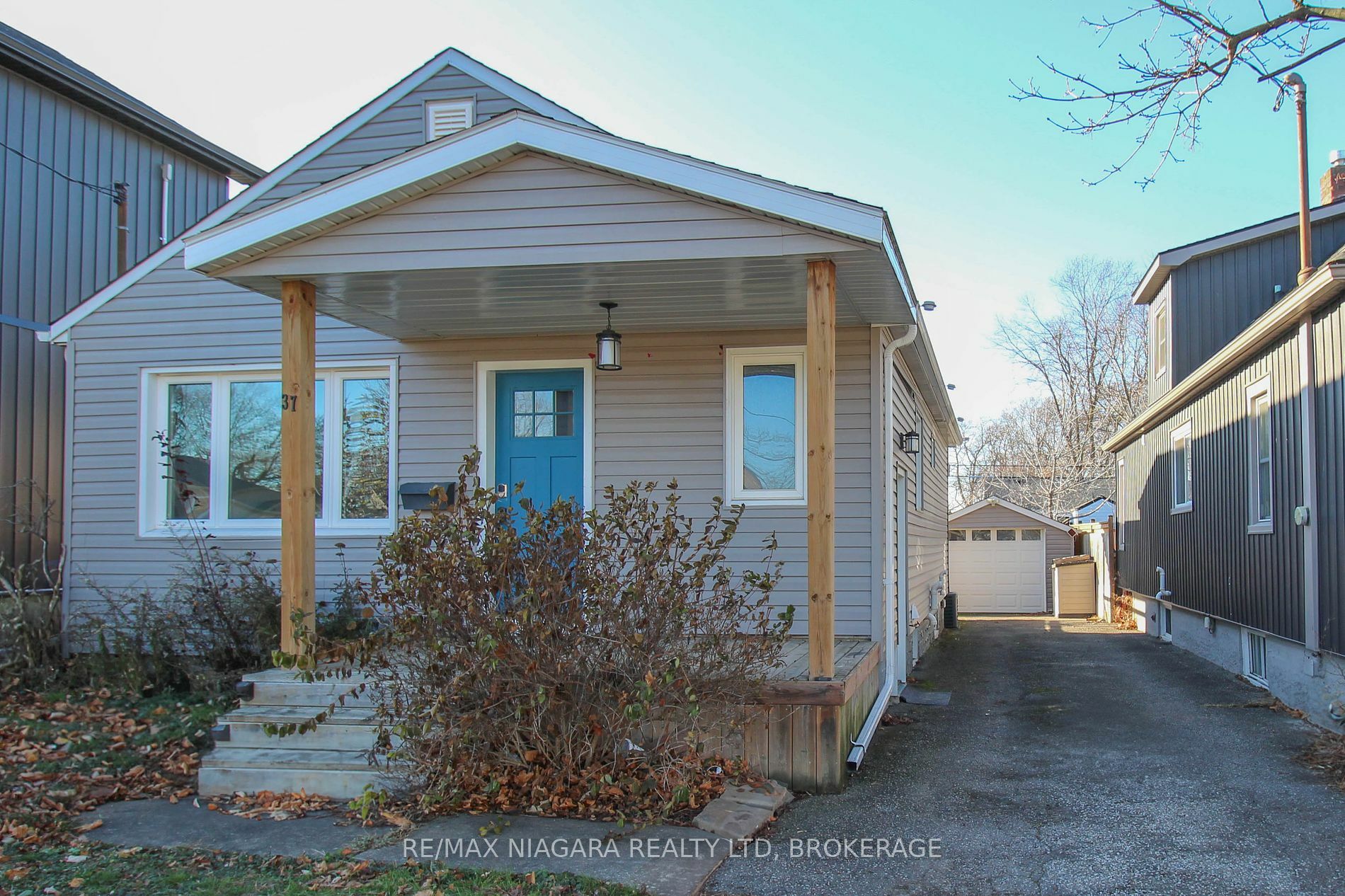 Property Photo:  37 Margery Ave  ON L2R 6J9 