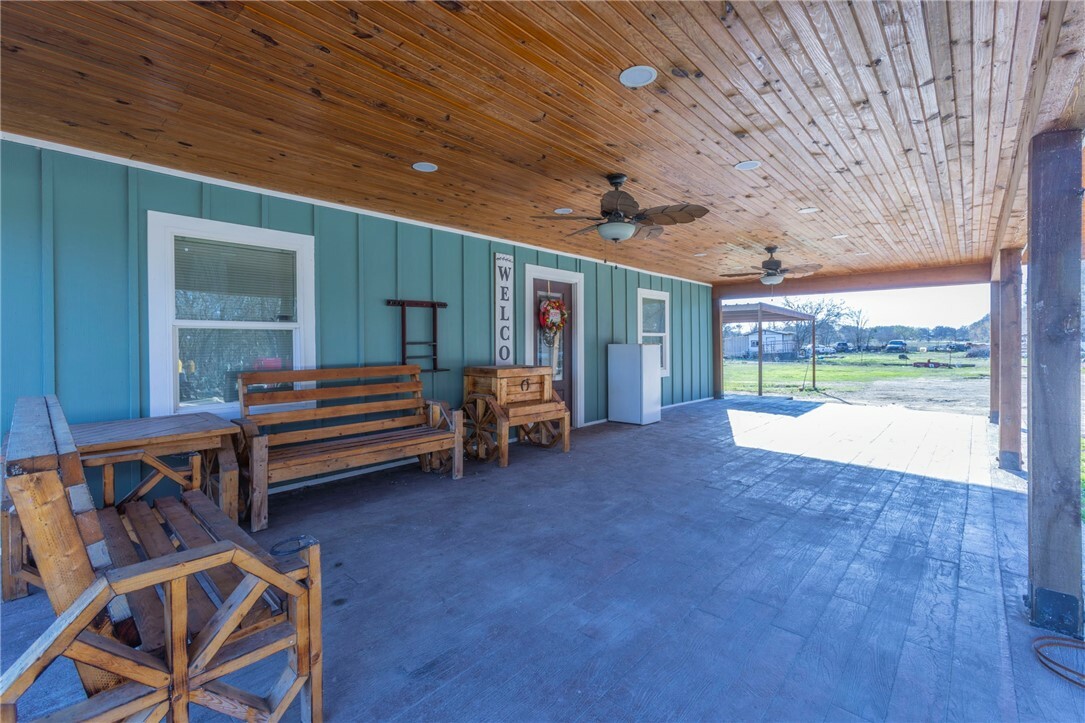 Property Photo:  1014 Ranchito Road  TX 76705 