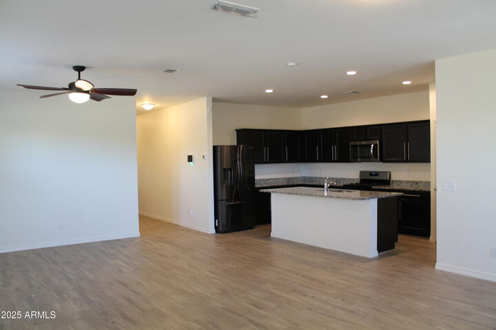 Property Photo:  303 W Mammoth Cave Drive  AZ 85140 