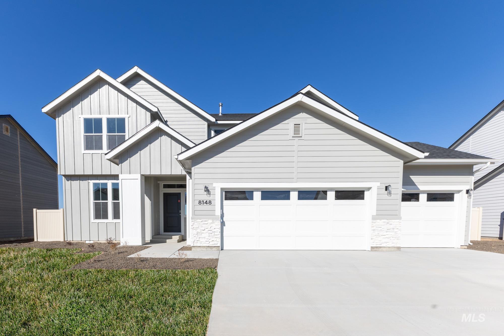 Property Photo: 8148 E Red Horse St ID 83687