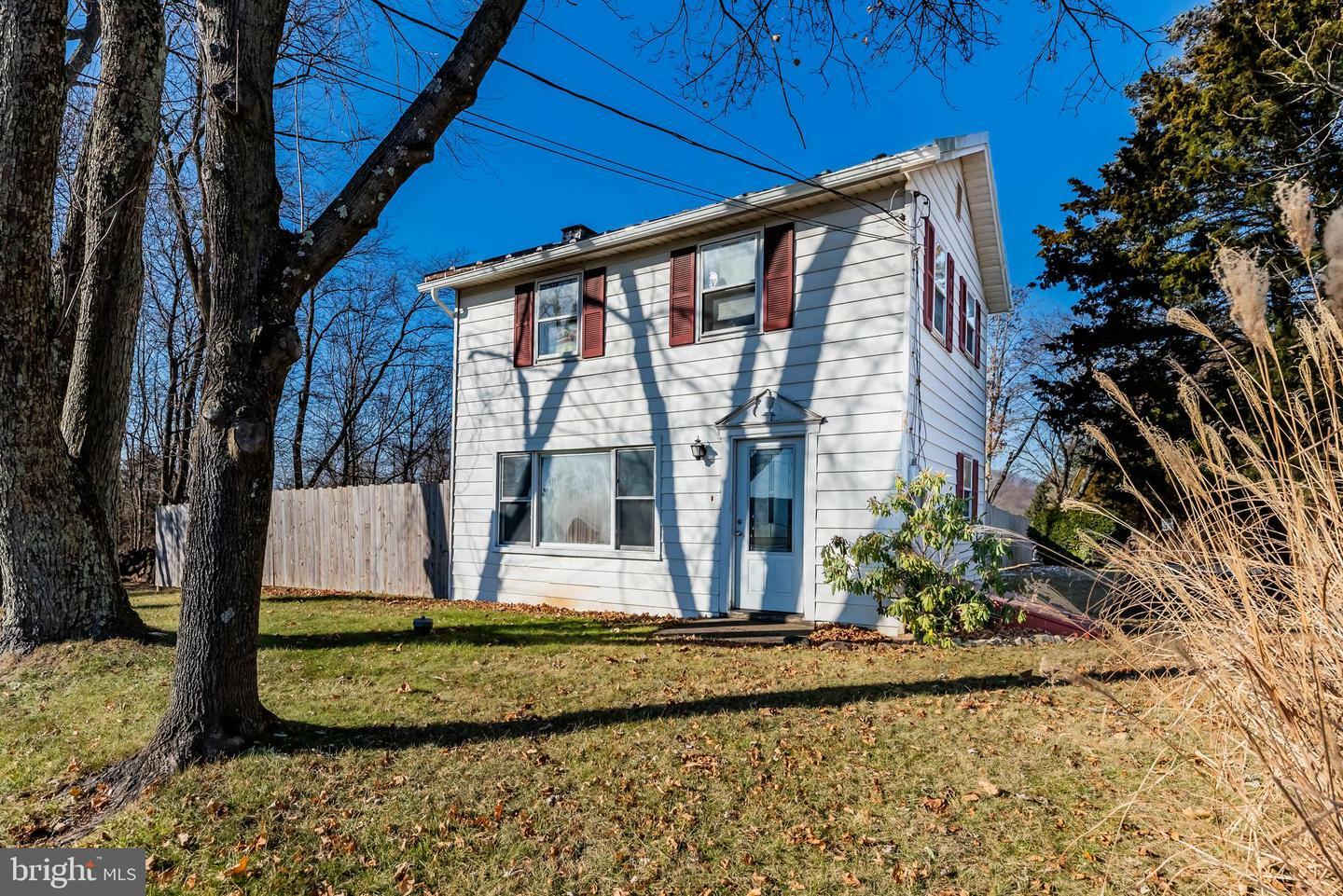 1645 Roundtop Road  Lewisberry PA 17339 photo