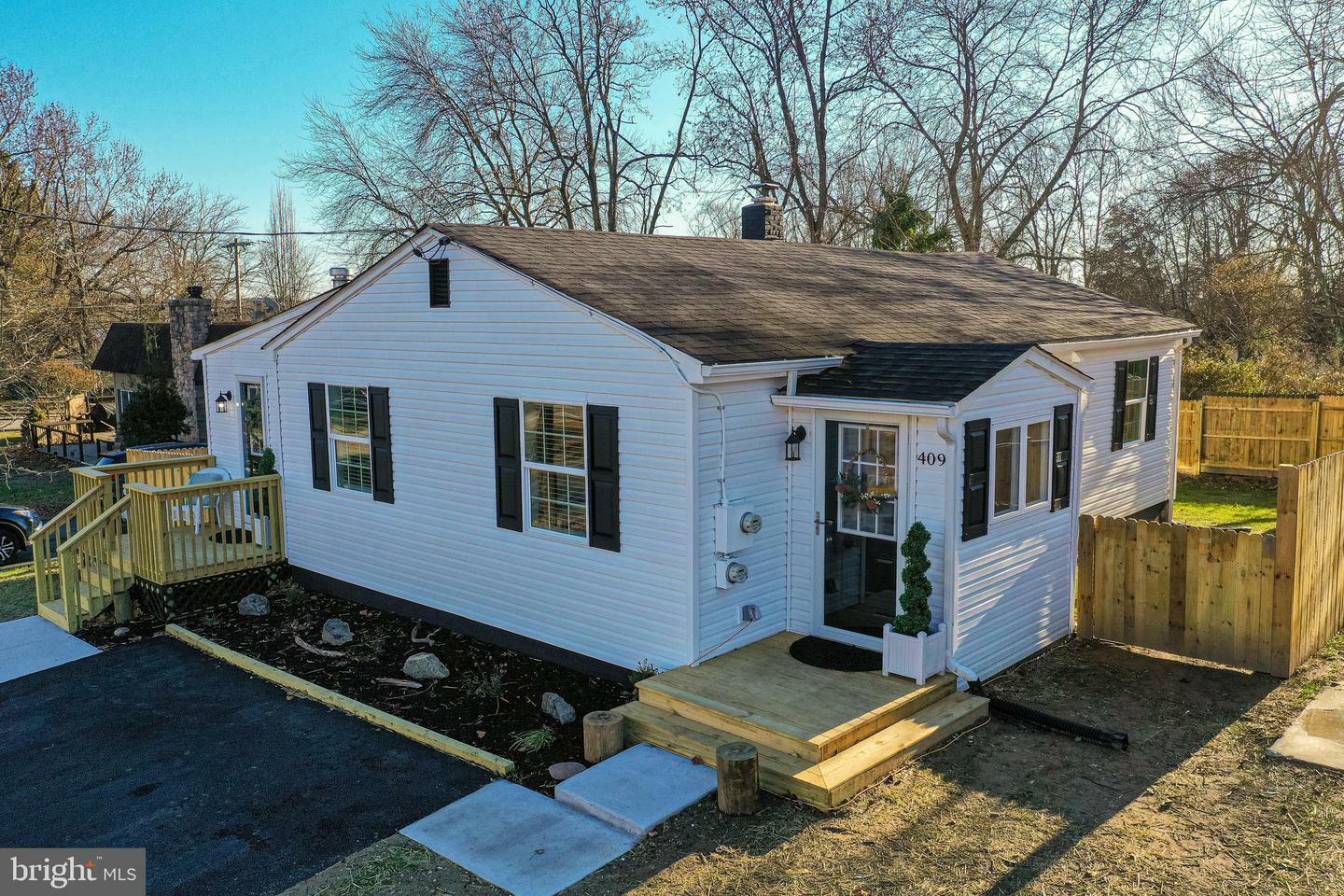 Property Photo:  409 Baltimore Street  MD 21914 