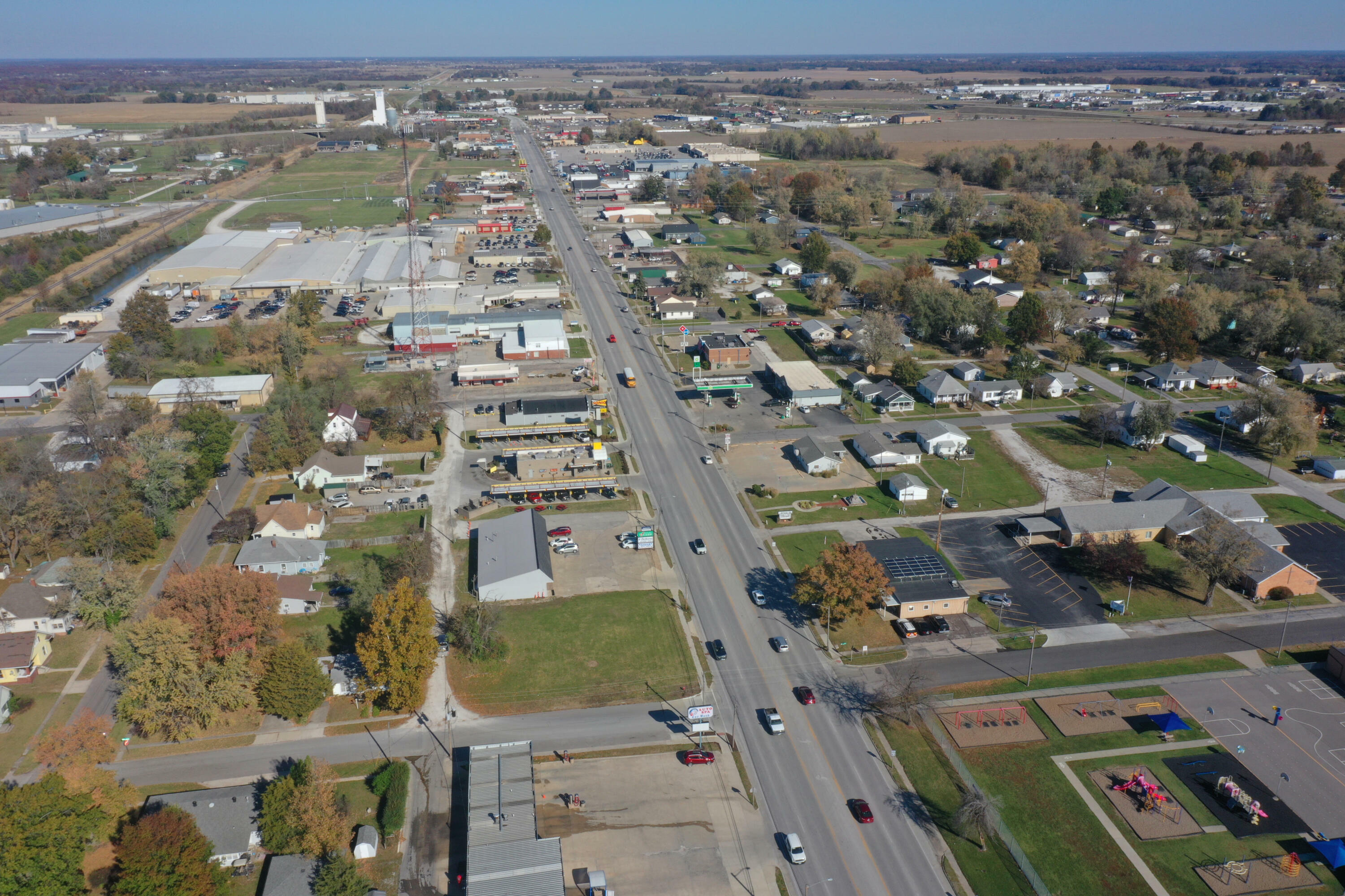 Property Photo:  1003 N Morley St  MO 65270 