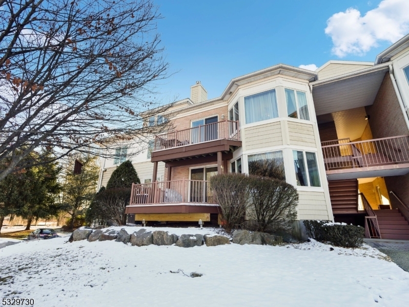 Property Photo:  69 Turnberry Rd 6  NJ 07424 