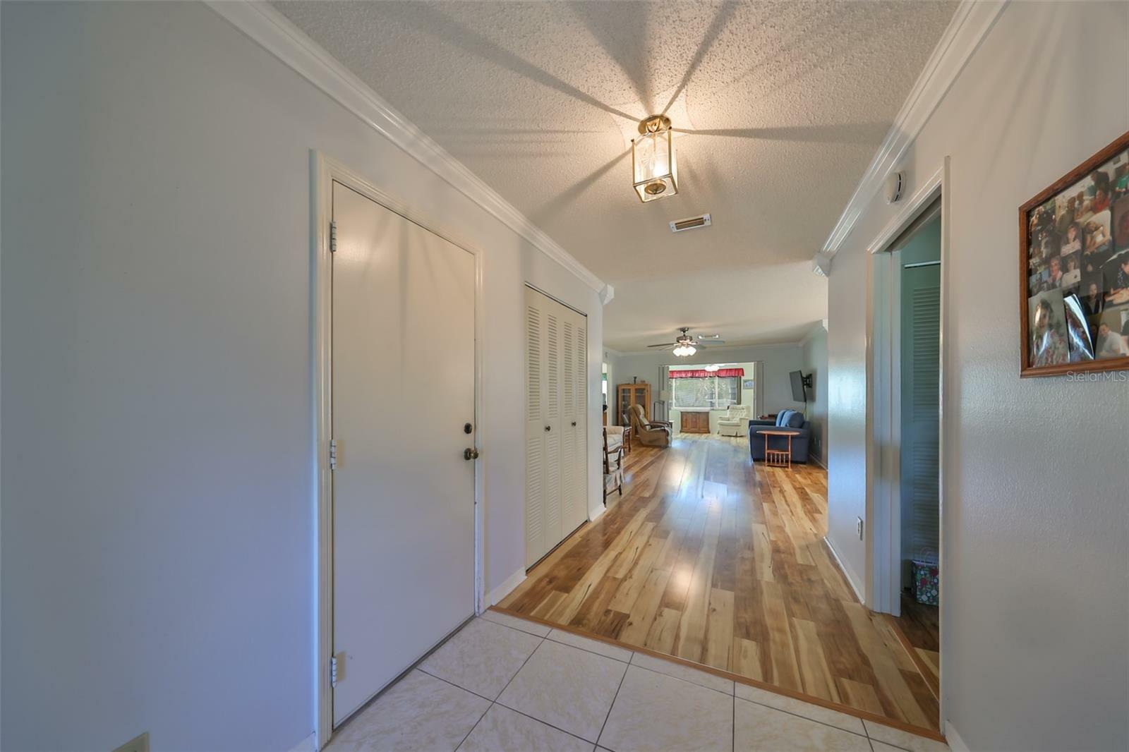 Property Photo:  2504 Lancaster Drive  FL 33573 