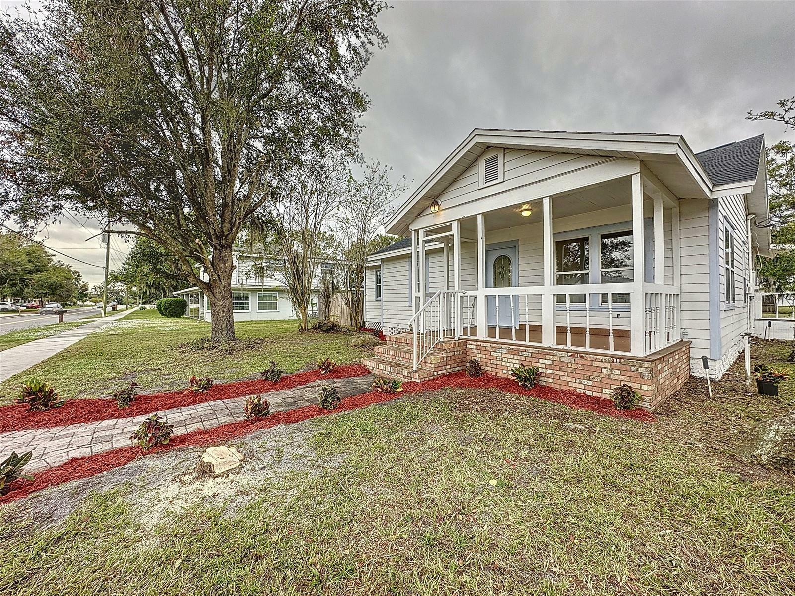 Property Photo:  704 S Clyde Ave  FL 34741 