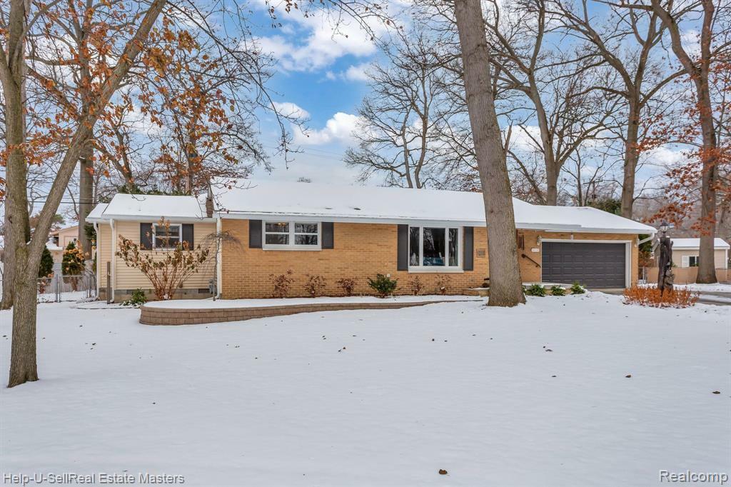 Property Photo:  2317 Priscilla  MI 48060 1890 
