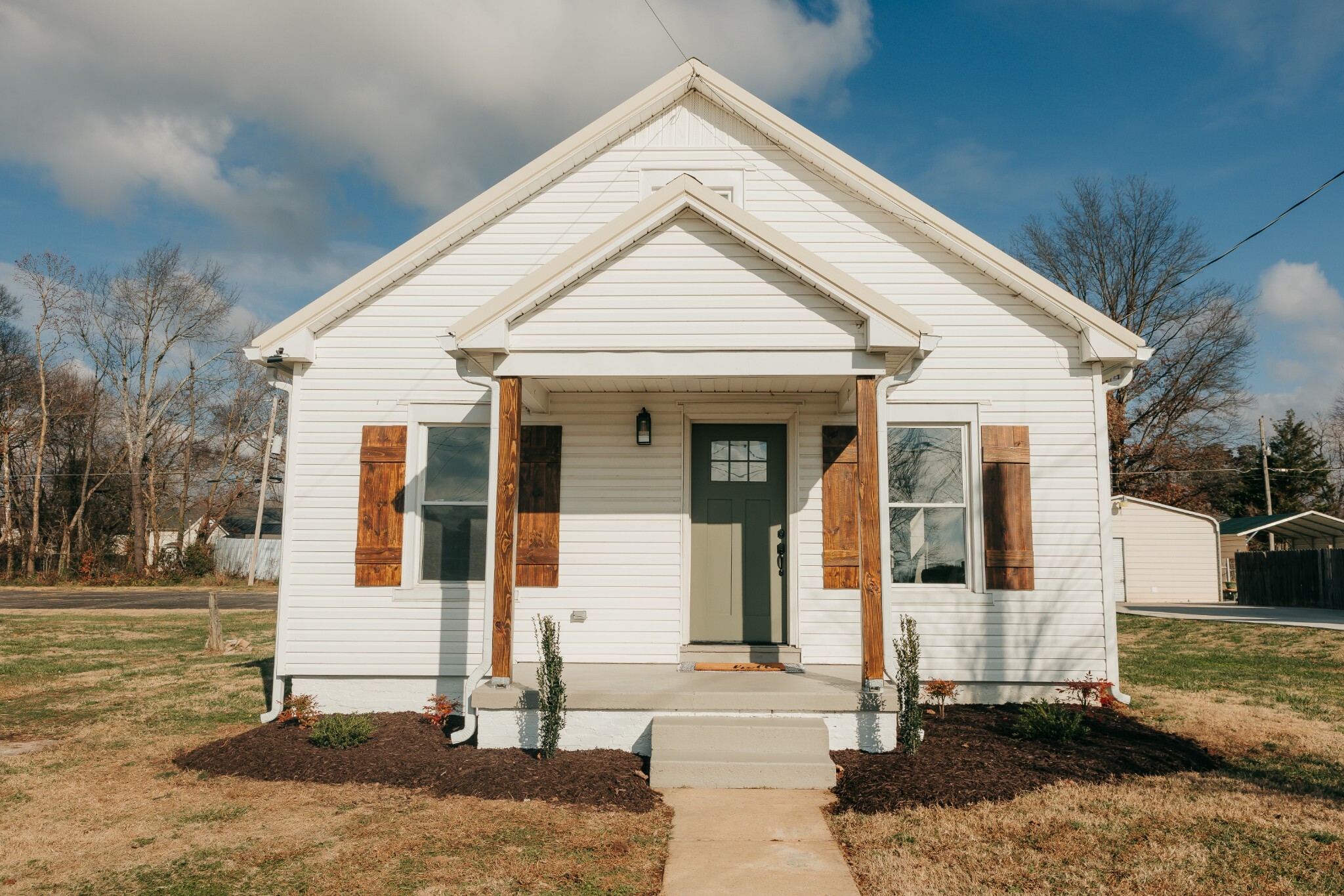 Property Photo:  332 Deller St  TN 38464 