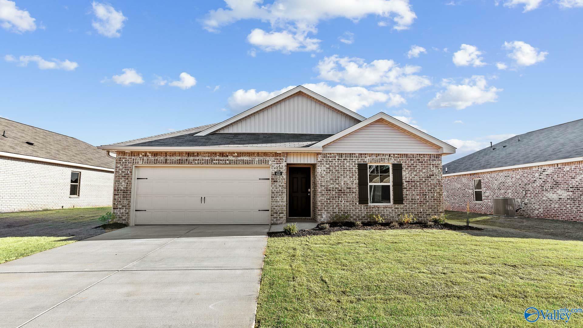 Property Photo: 415 Jackson Point Circle AL 35811