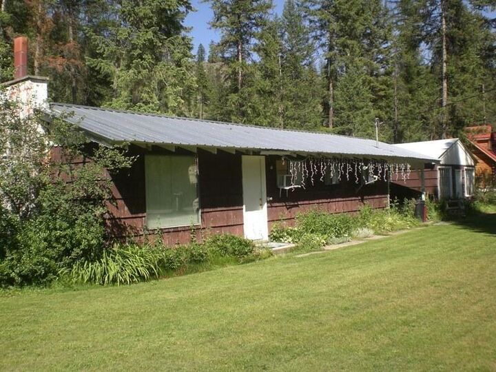 Property Photo:  2775 Deep Lake Boundary Rd  WA 99114 