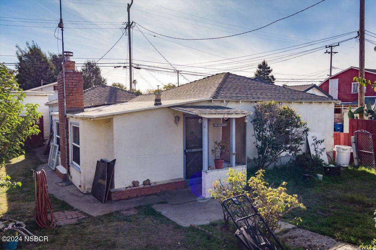 Property Photo:  520 Union Avenue  CA 93455 