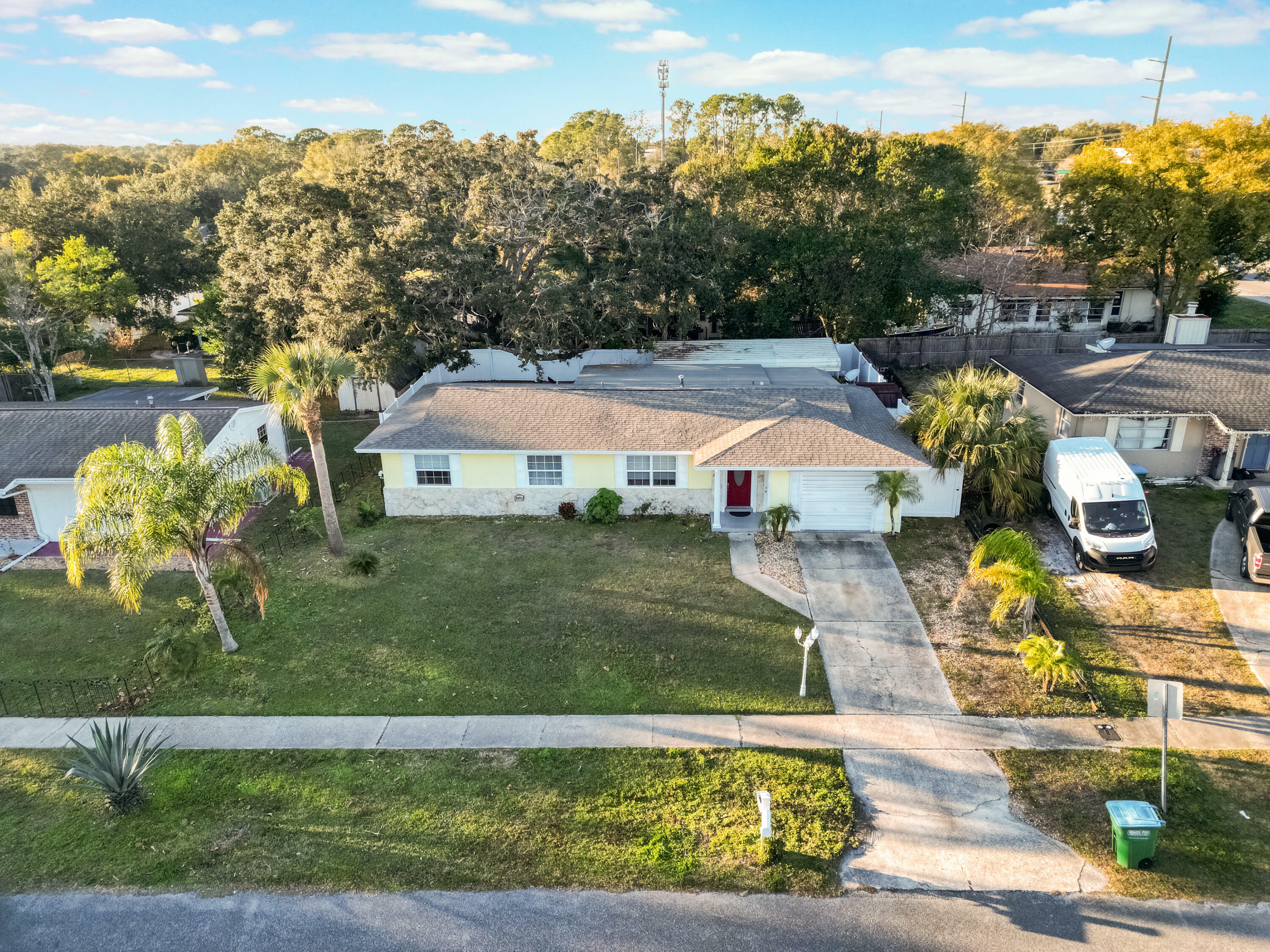 Property Photo:  2070 Keyes Lane  FL 32738 