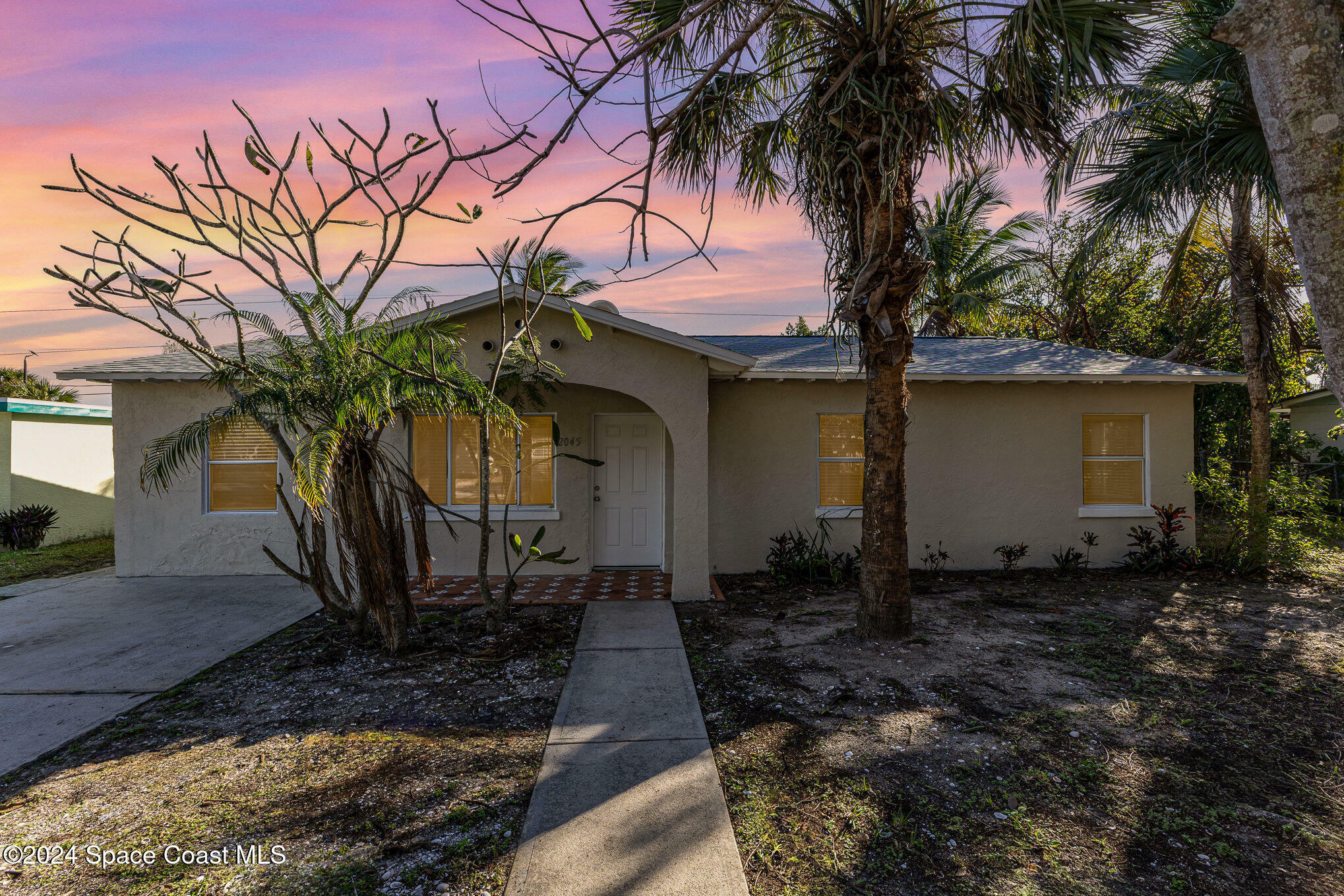 Property Photo:  2045 N Shannon Avenue  FL 32903 