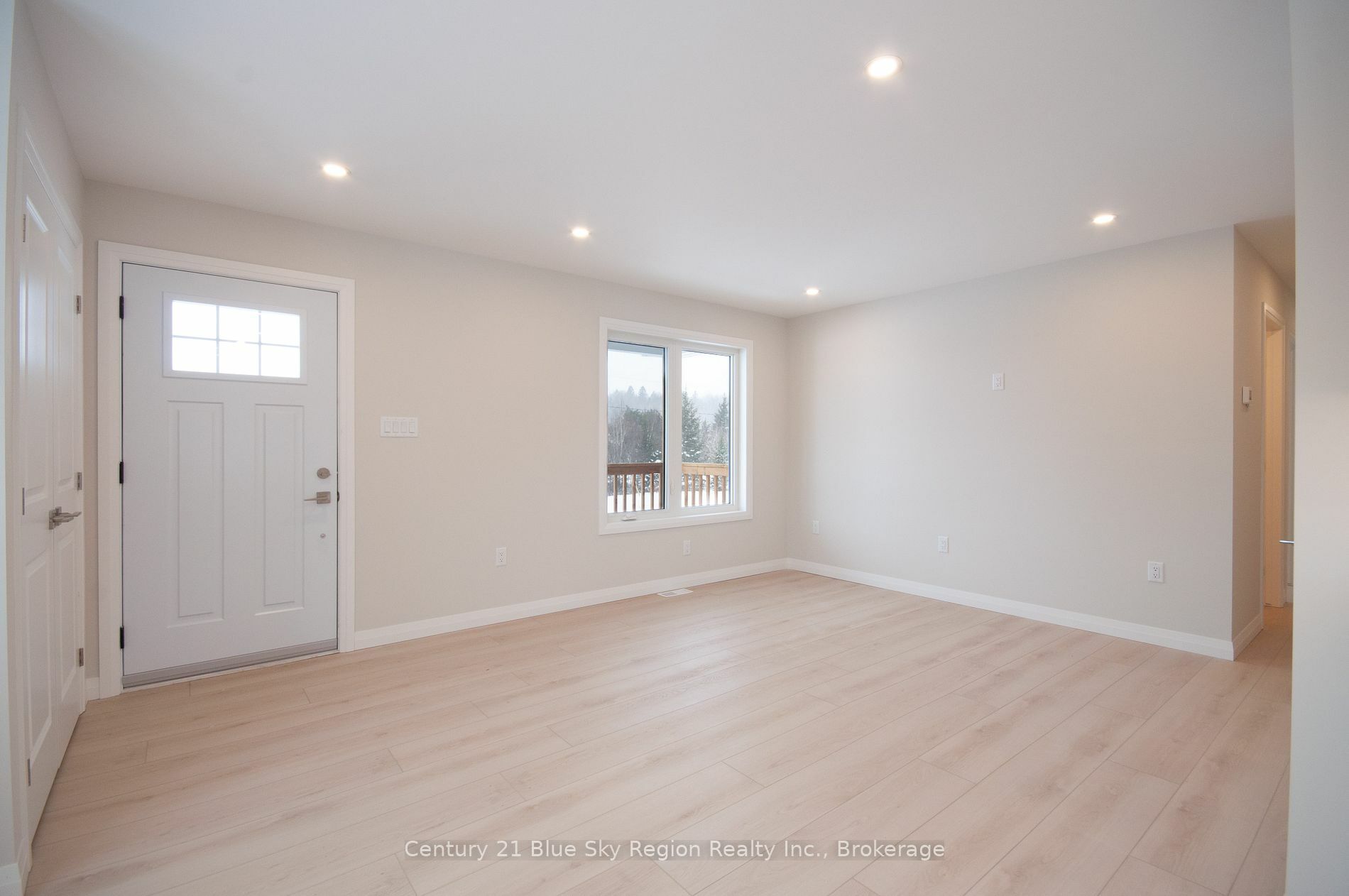 Property Photo:  302 Talon Cres  ON P0H 2E0 