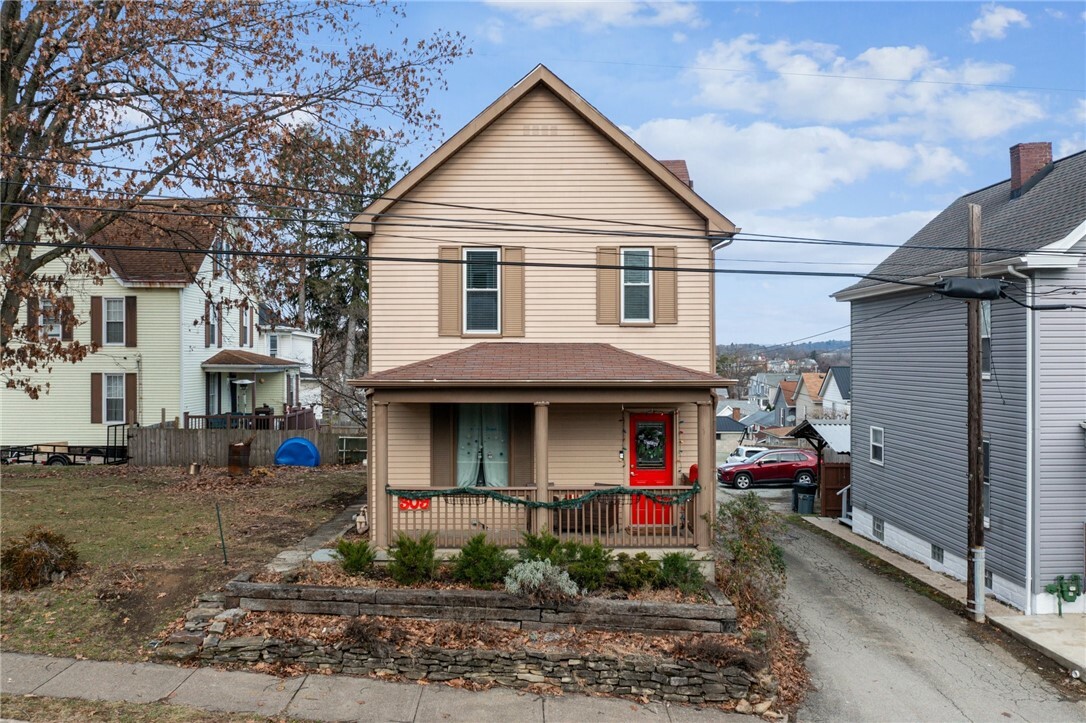 Property Photo:  309 Guthrie St  PA 15601 