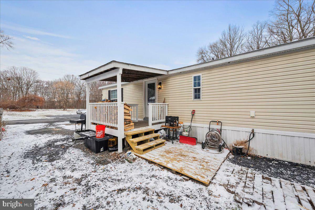Property Photo: 2612 Oakwood Court PA 18302