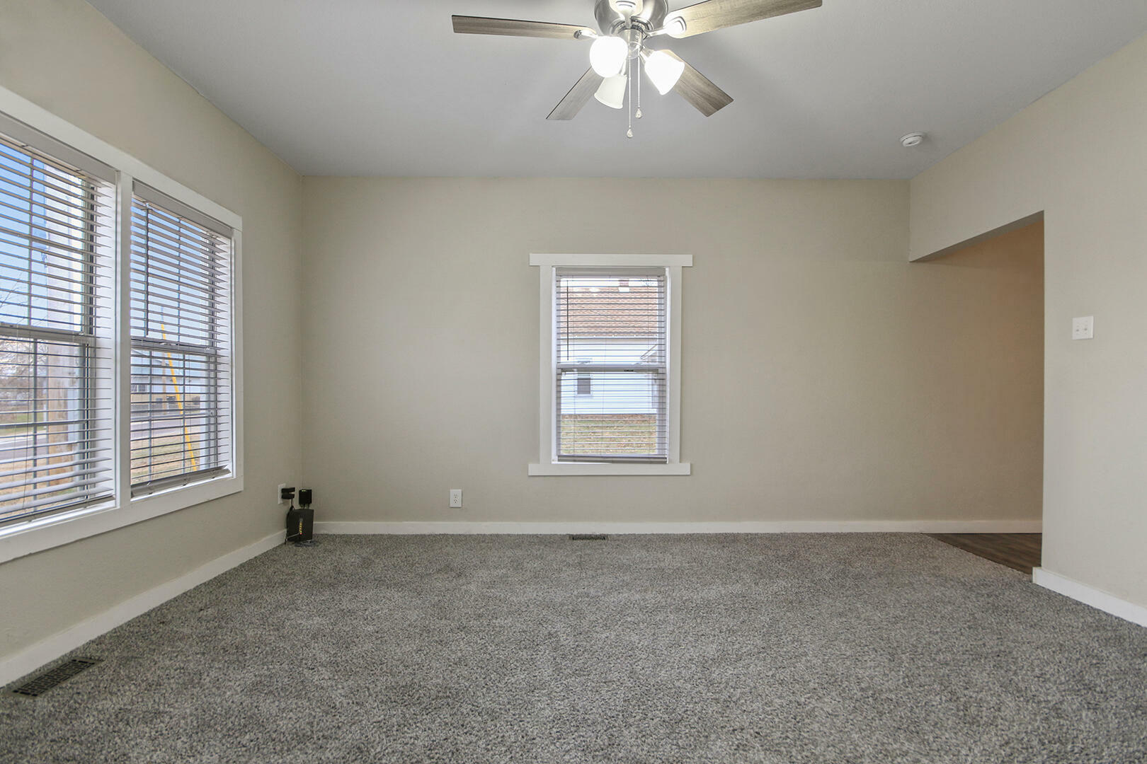 Property Photo:  505 Collier St  MO 65059 