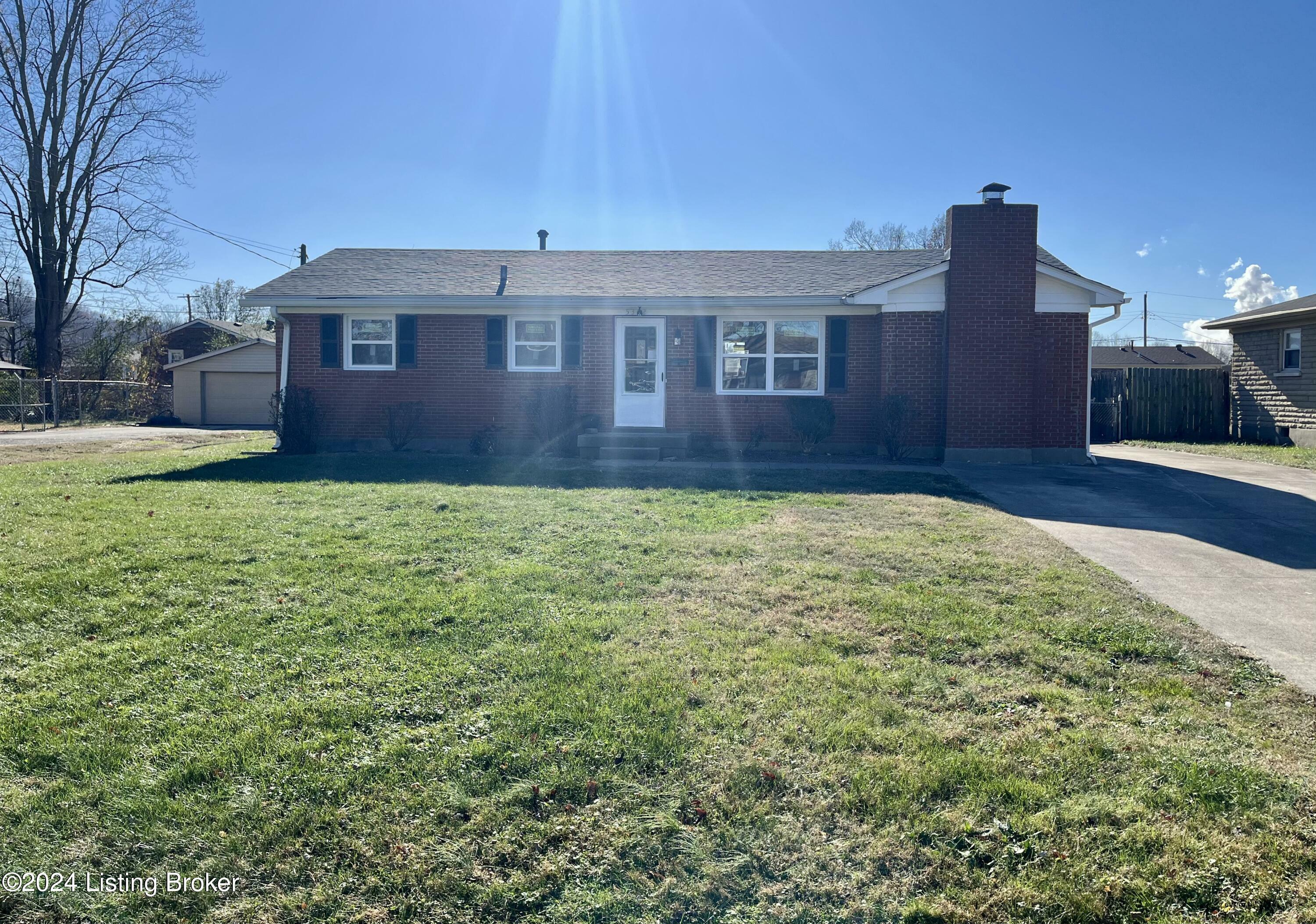 Property Photo:  5302 Juanita Ln  KY 40272 