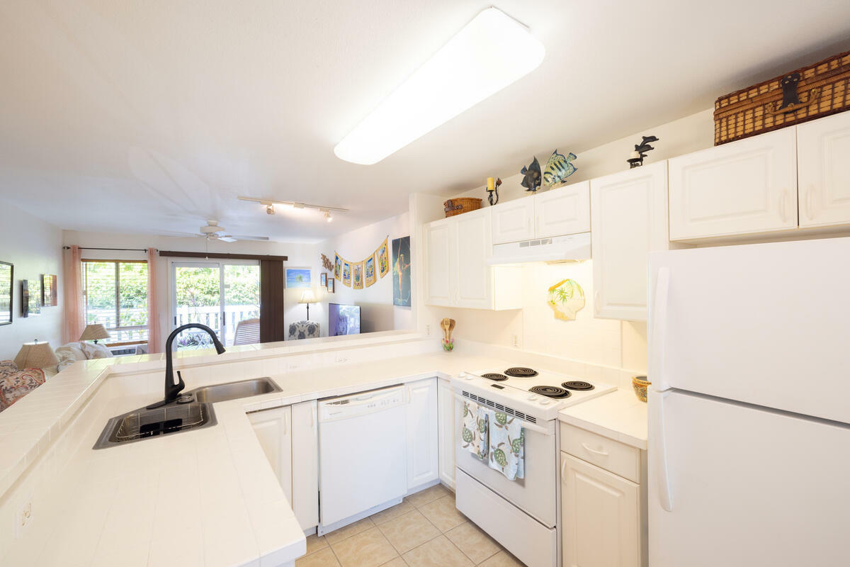 Property Photo: 75-6081 Alii Dr O103 HI 96740