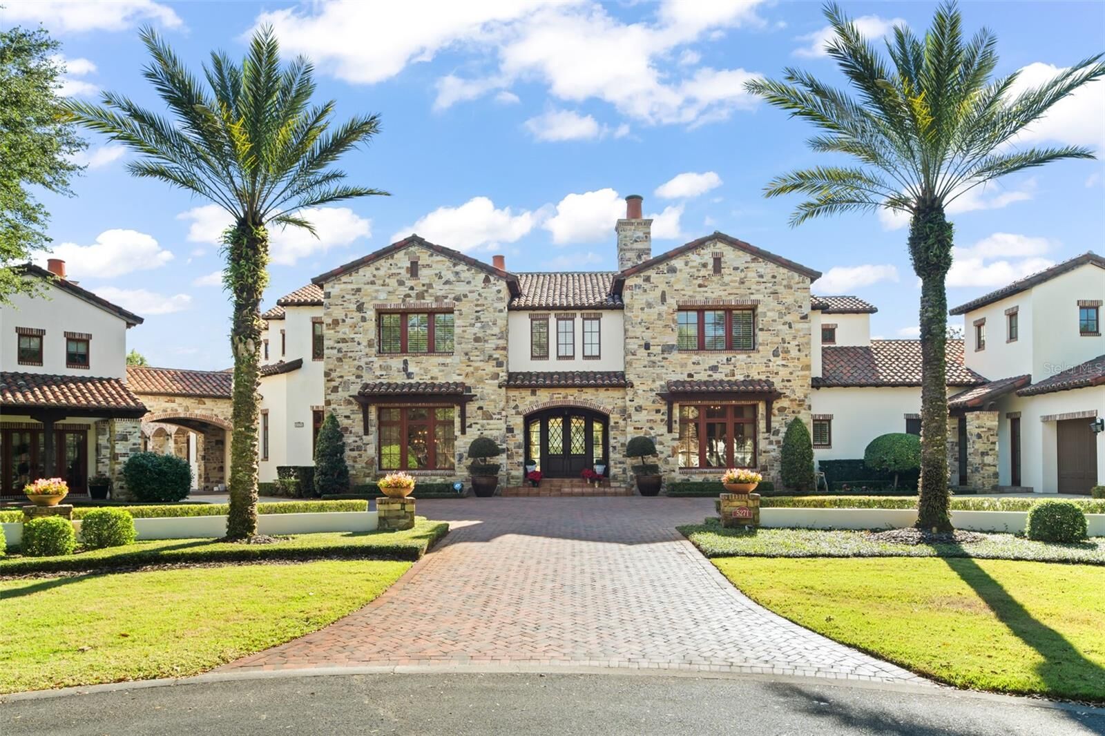 Property Photo: 5271 Isleworth Country Club Drive FL 34786