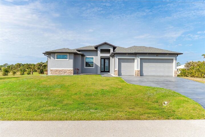 Property Photo:  195 W Pine Valley Lane  FL 33947 