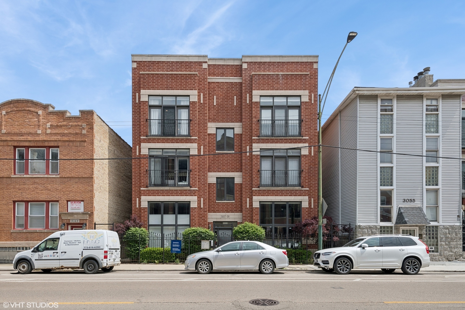 Property Photo: 3057 N Clybourn Avenue 3N IL 60618