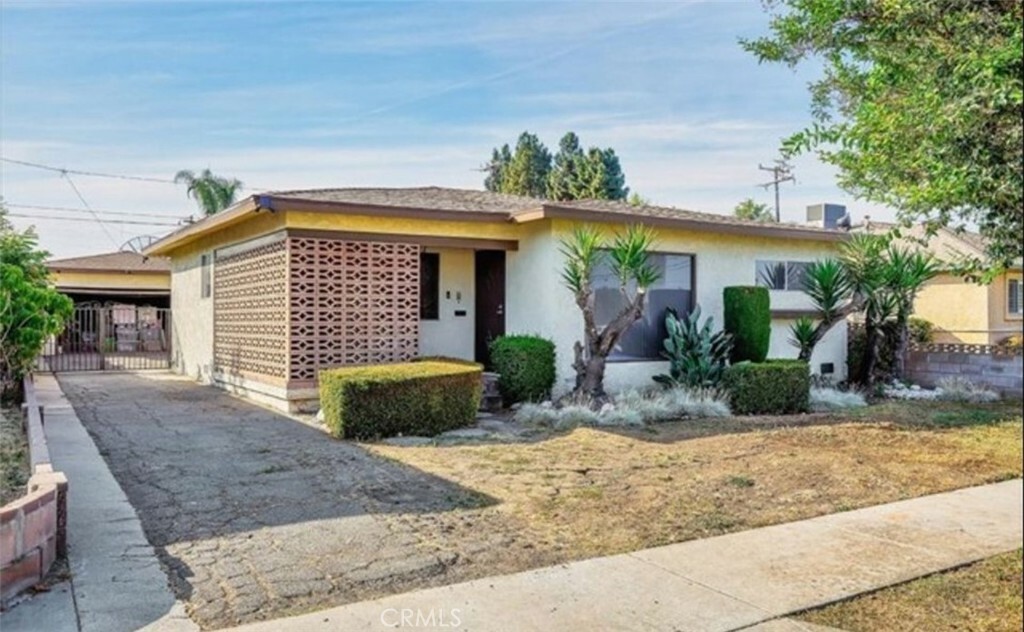 Property Photo:  9334 Laurel Avenue  CA 90605 