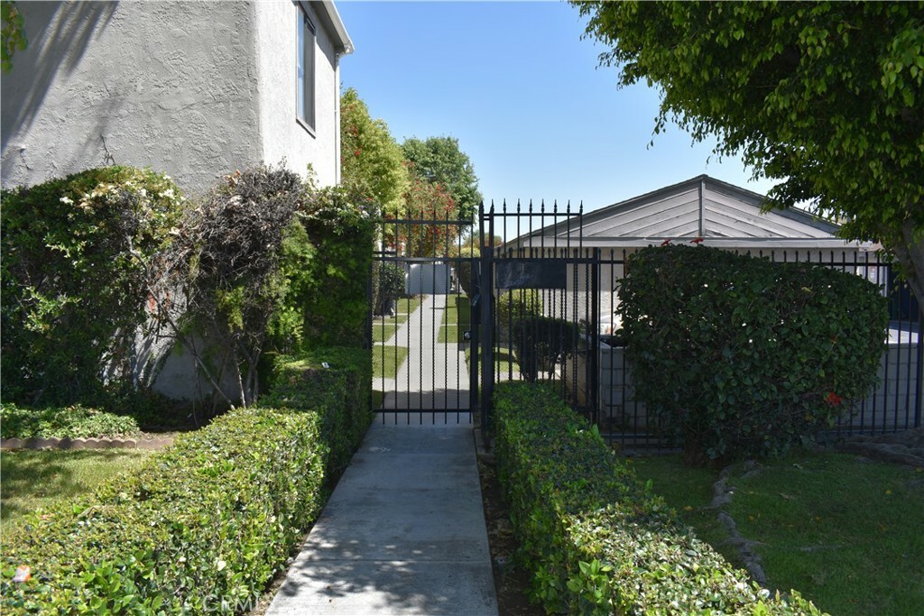 Property Photo:  1718 Puente Avenue 40  CA 91706 