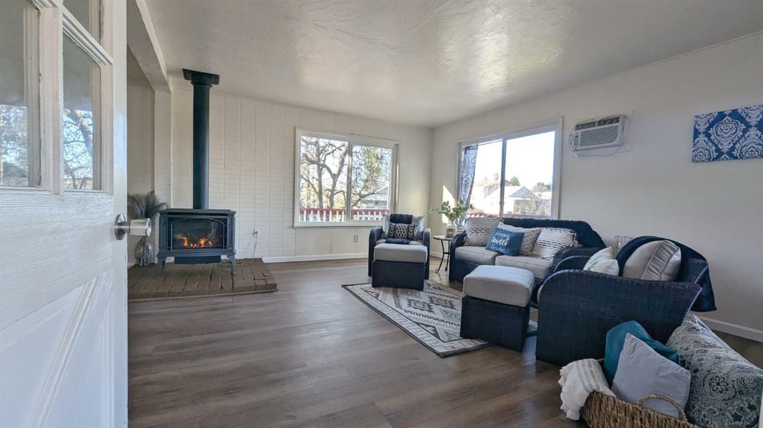 Property Photo: 8267 Old School Way CA 95245