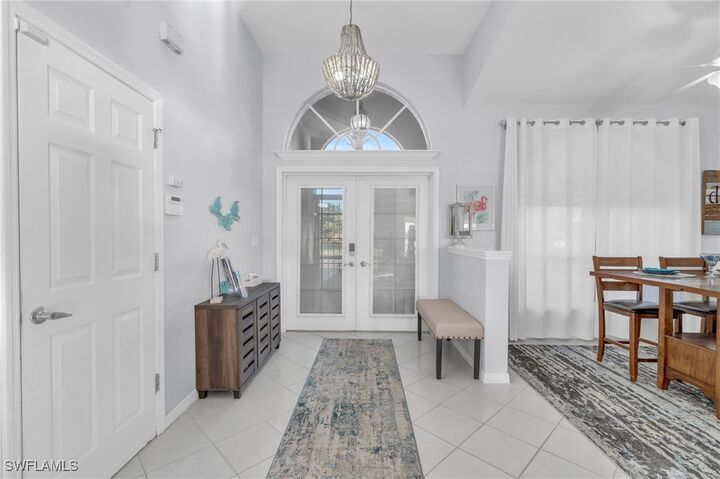 Property Photo: 800 SW Santa Barbara Place FL 33991