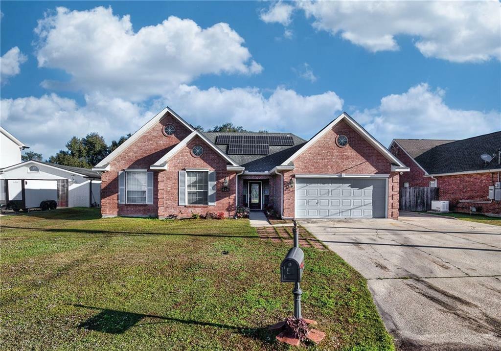 Property Photo: 424 Oak Road LA 70037