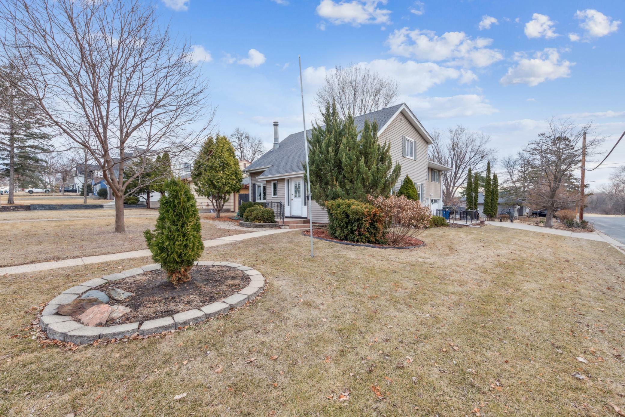 5945 Kellogg Avenue  Edina MN 55424 photo