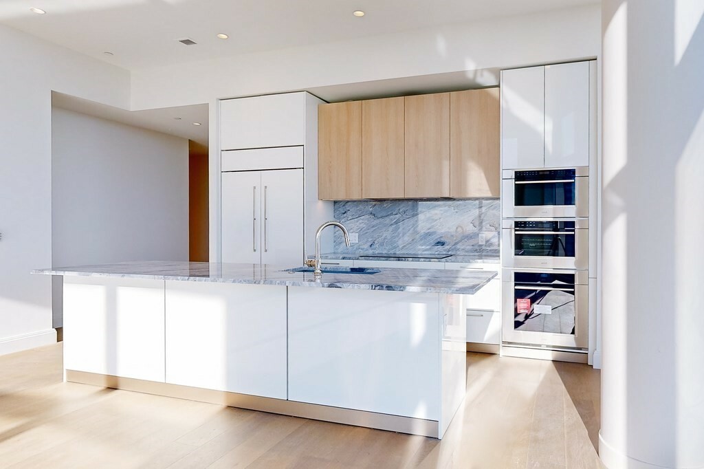 Property Photo: 240 Devonshire Street 4908 MA 02110