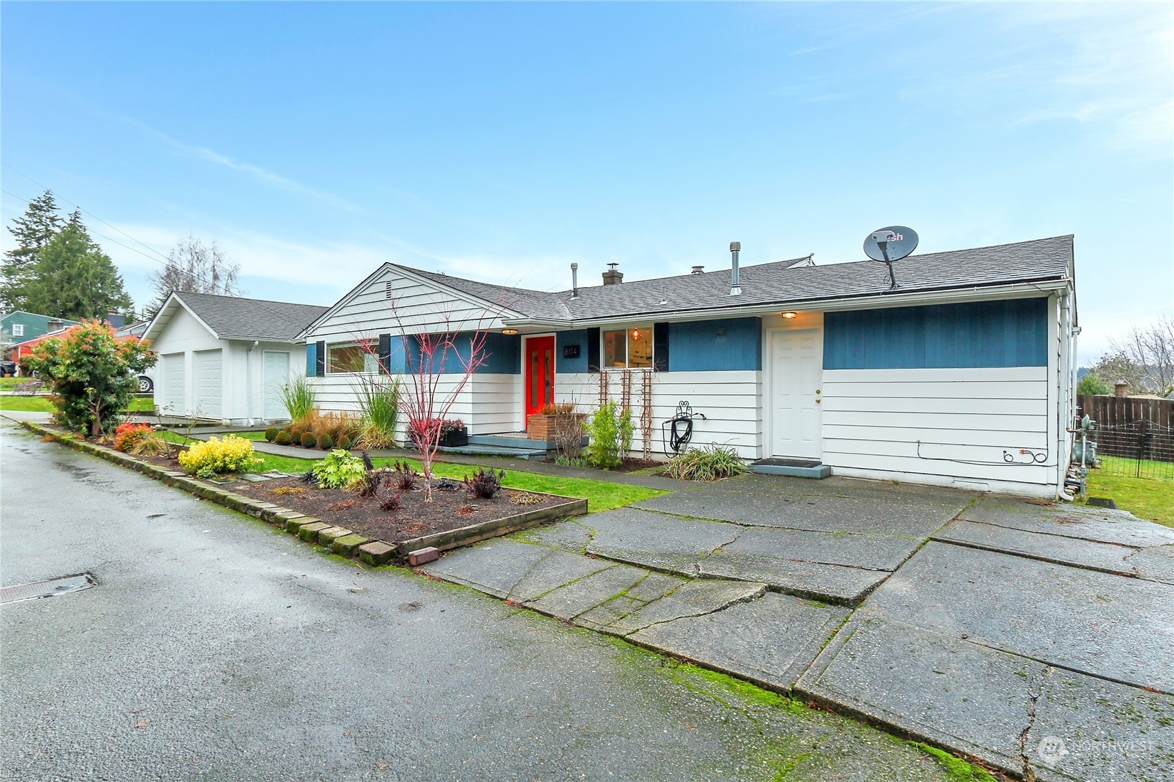 Property Photo:  8114 S 112th Street  WA 98178 