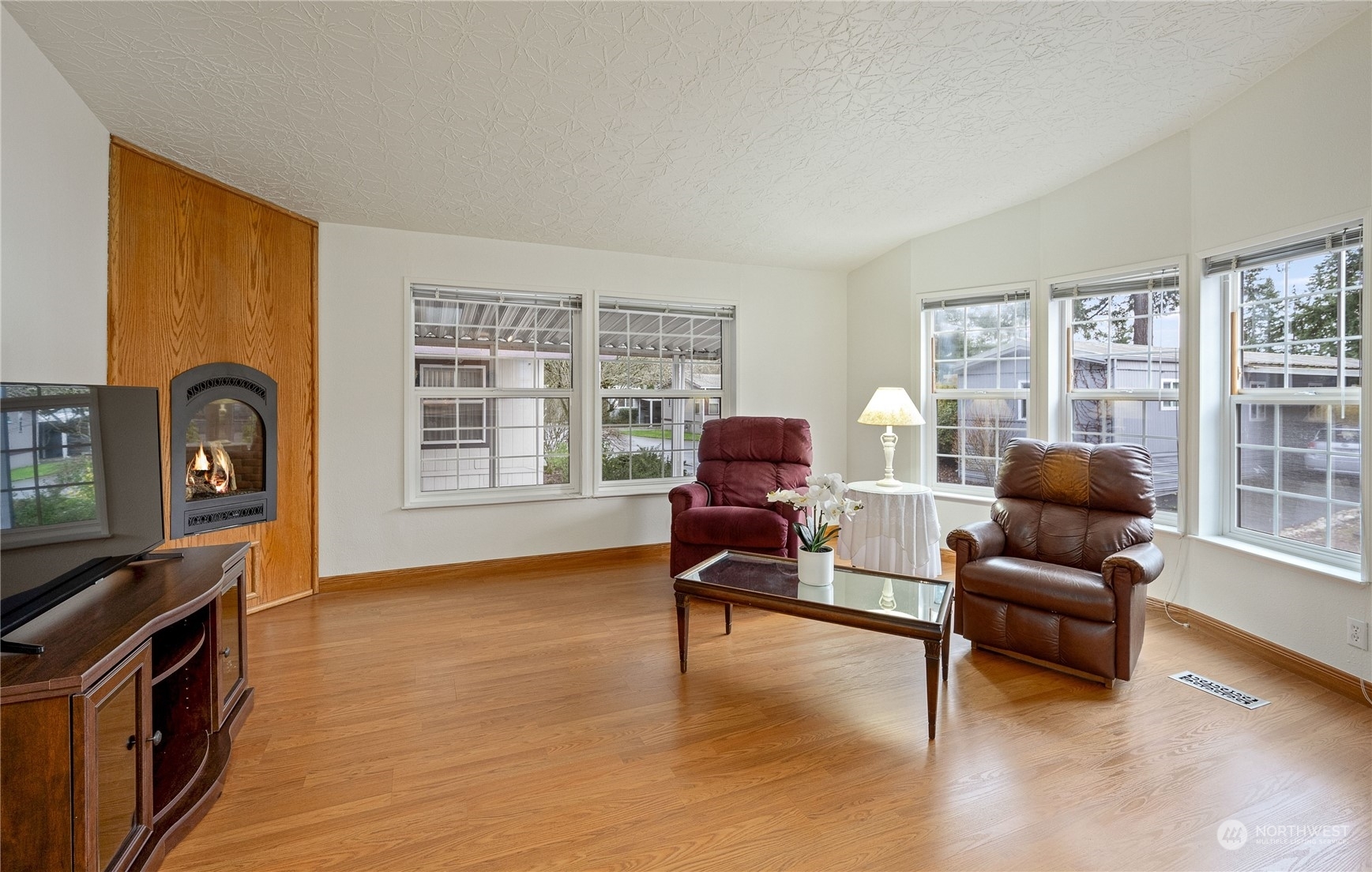 Property Photo:  18425 NE 95th Street 2  WA 98052 