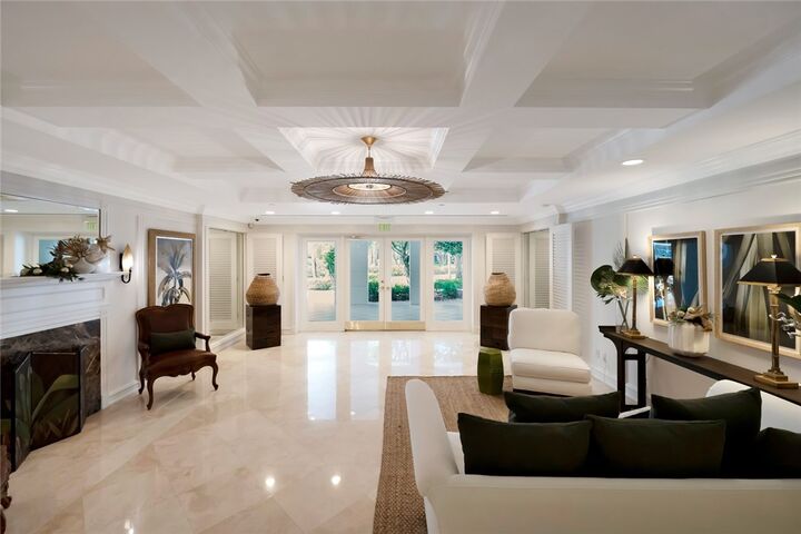 Property Photo: 200 Beachview Drive 2S FL 32963