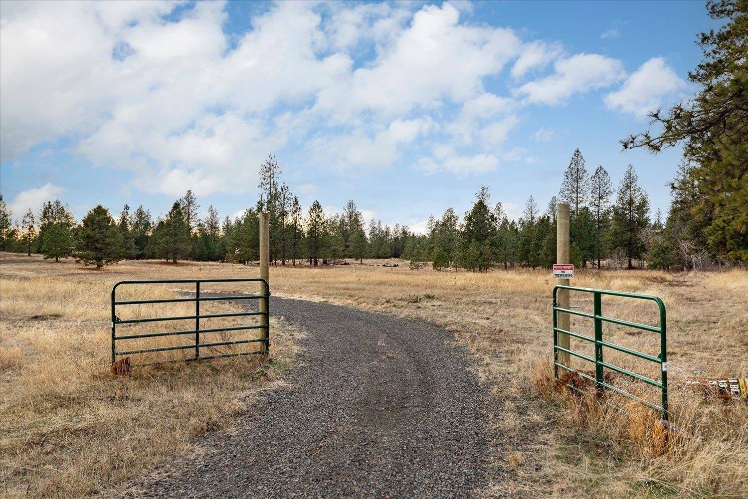 Property Photo:  14933 W Burnett Rd  WA 99026 