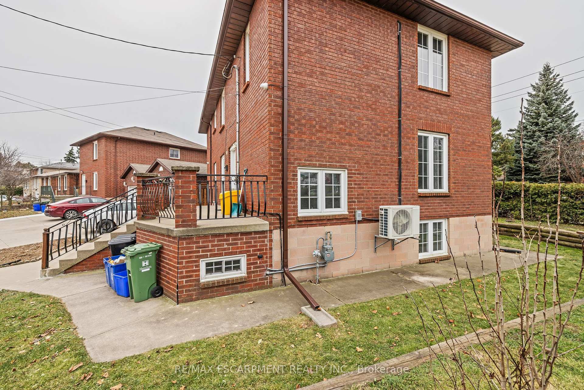 Photo de la propriété: 107 Horning Drive ON L9C 6L2