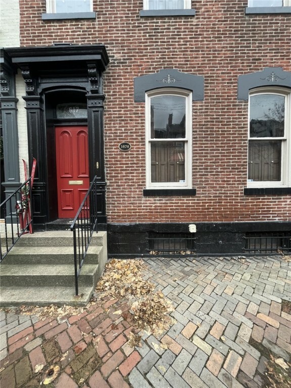 Property Photo:  617 Avery St  PA 15212 